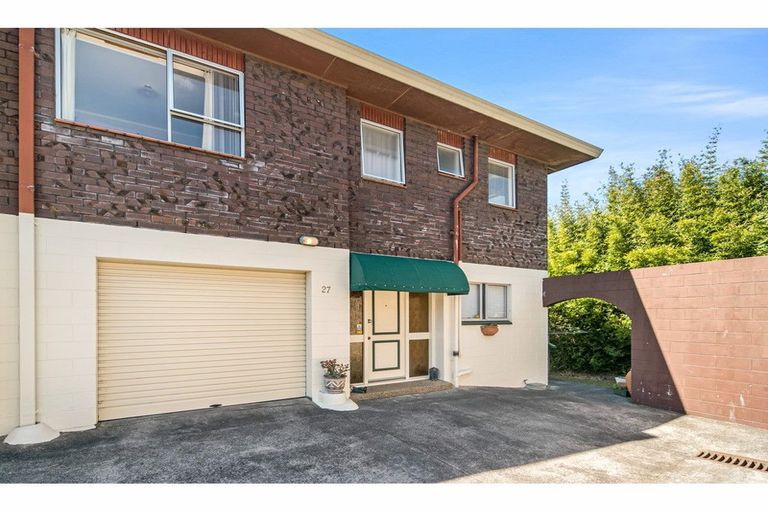 Photo of property in 27 Faith Bullock Place, New Lynn, Auckland, 0600
