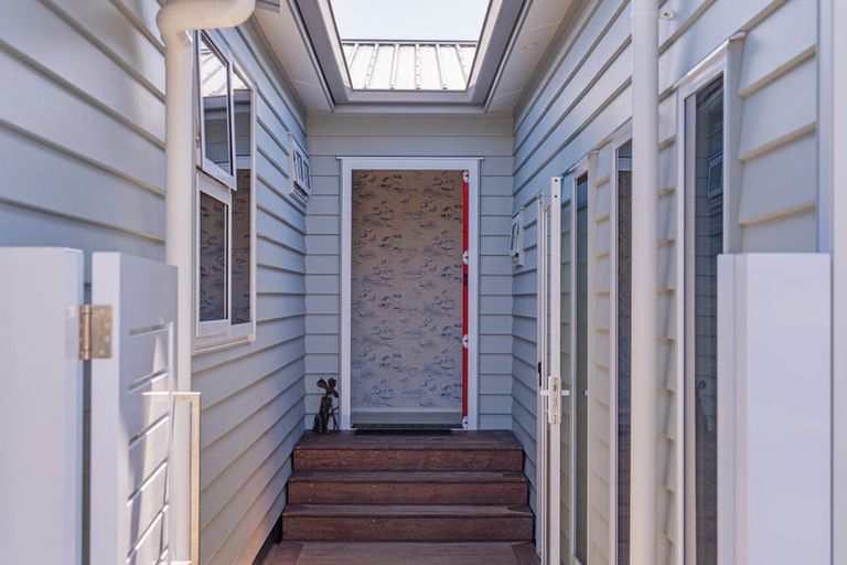 Photo of property in 15 Whitby Avenue, Whitianga, 3510