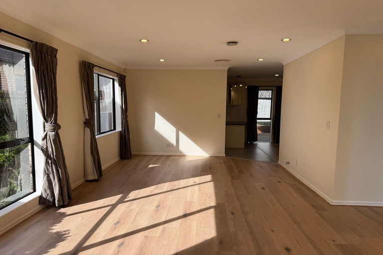 Photo of property in 3 Askerne Drive, Flat Bush, Auckland, 2016
