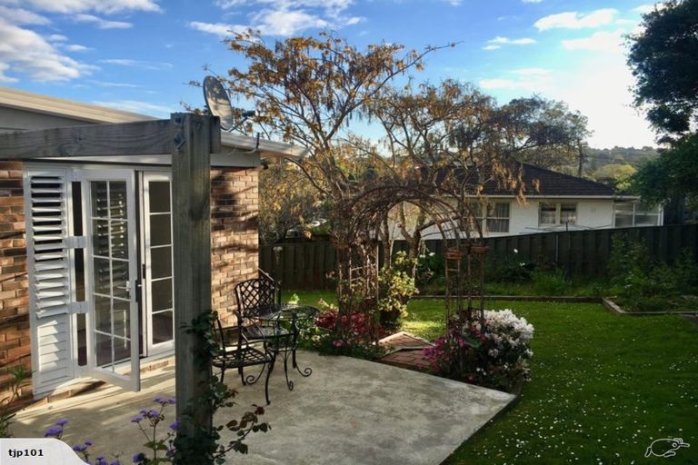 Photo of property in 2/449 Beach Road, Mairangi Bay, Auckland, 0630