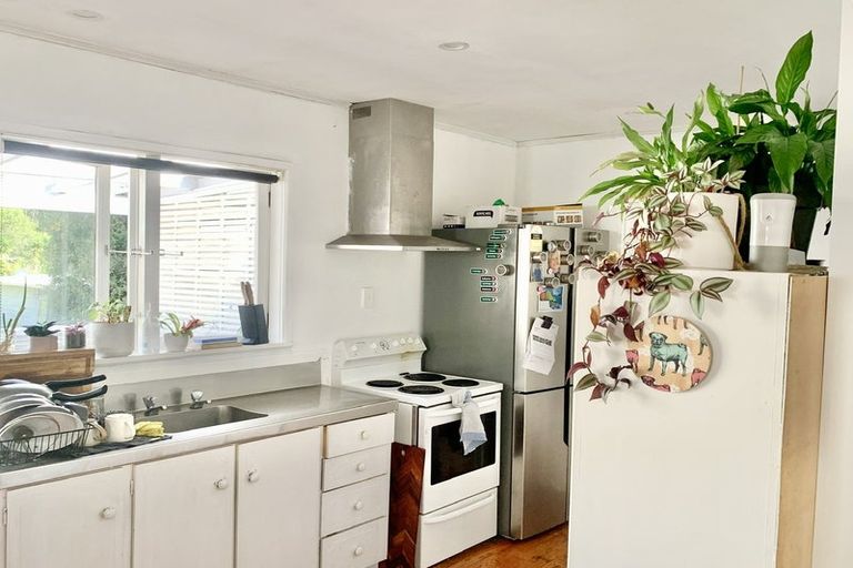 Photo of property in 108 Tirimoana Road, Te Atatu South, Auckland, 0602