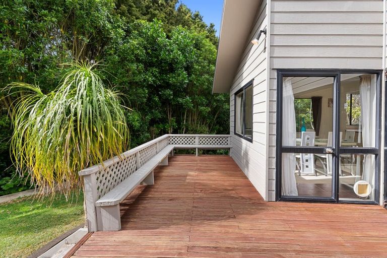 Photo of property in 99a Redoubt Road, Goodwood Heights, Auckland, 2105