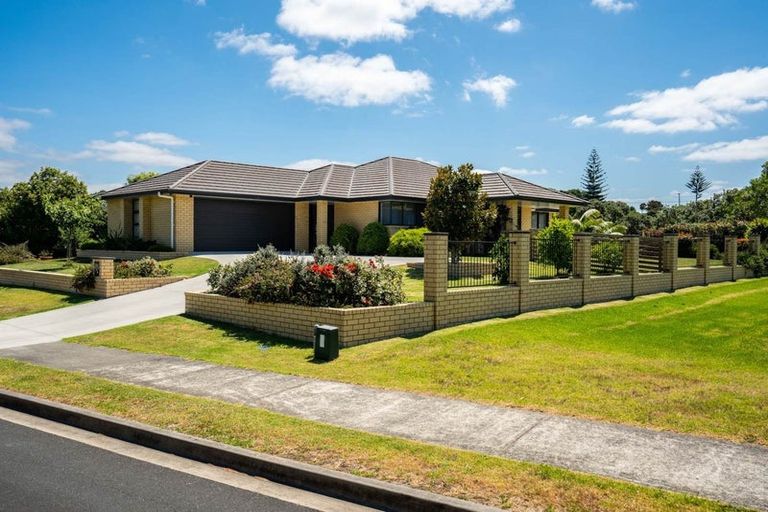 Photo of property in 10 Karo Street, Ruakaka, 0116