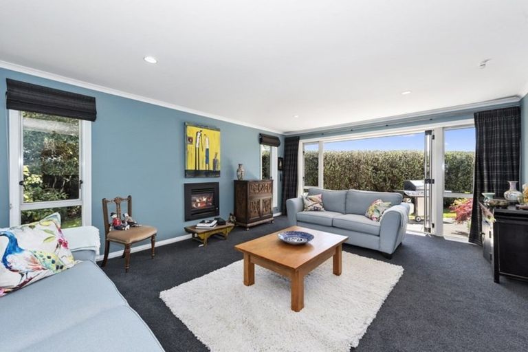 Photo of property in 22 Nielsen Gardens, Rototuna, Hamilton, 3210