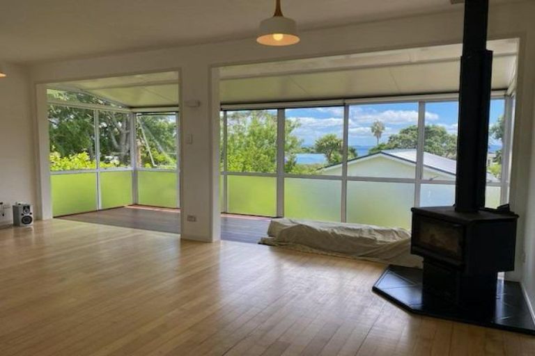 Photo of property in 85 Pacific Parade, Army Bay, Whangaparaoa, 0930