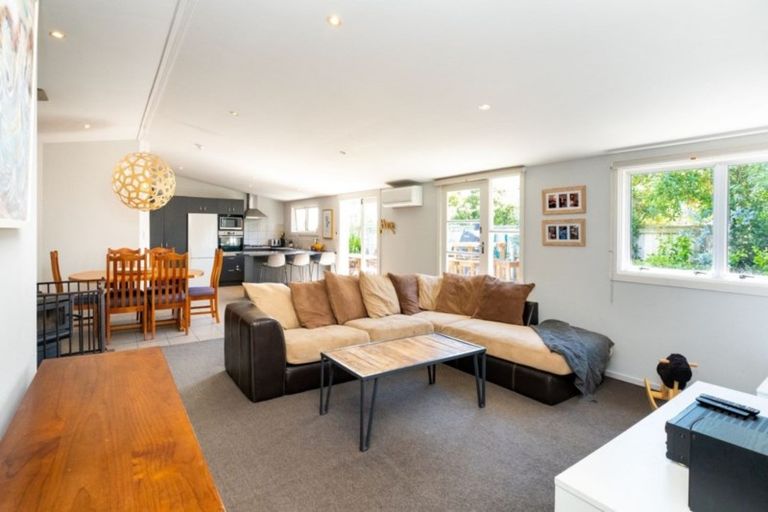 Photo of property in 72 Beach Road, Haumoana, 4102