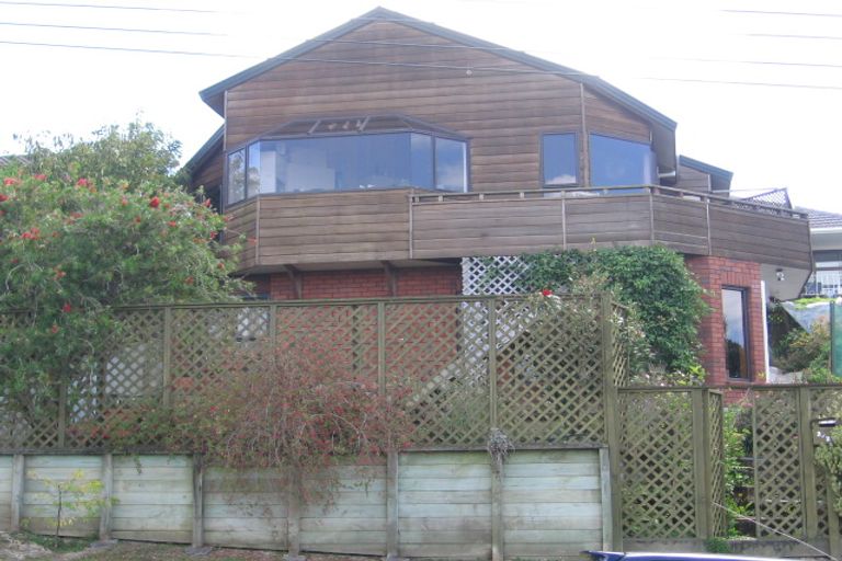 Photo of property in 1/27 Jellicoe Road, Murrays Bay, Auckland, 0630