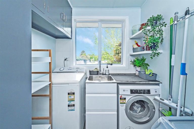 Photo of property in 140 Kendal Avenue, Burnside, Christchurch, 8053