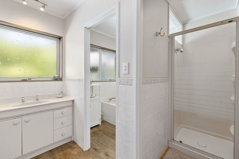 Photo of property in 10 Ponui Place, Mairangi Bay, Auckland, 0630