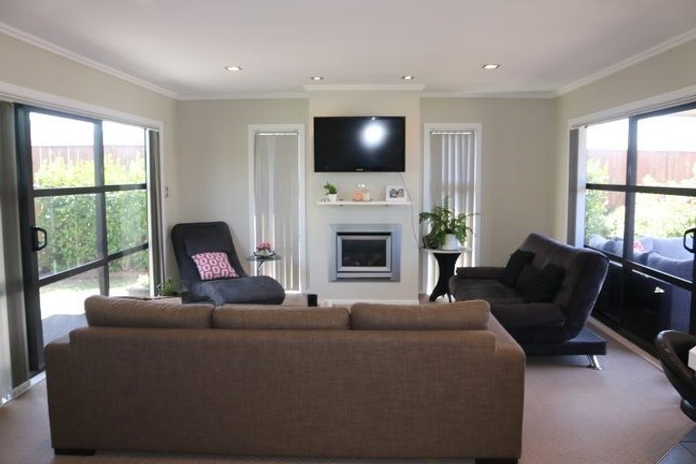 Photo of property in 65a Rosalie Terrace, Kelvin Grove, Palmerston North, 4414
