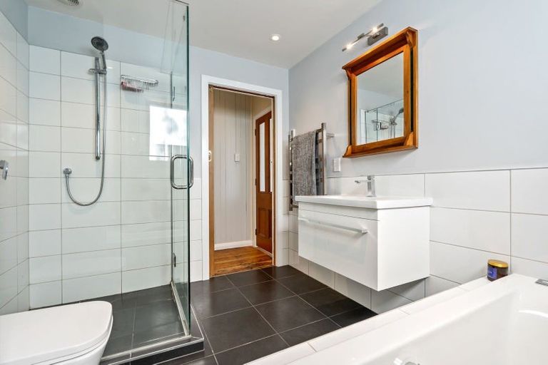 Photo of property in 10 Ngaio Street, Eastbourne, Lower Hutt, 5013