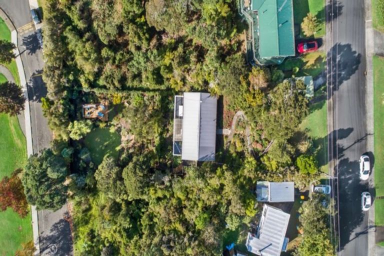 Photo of property in 10 Kia Ora Road, Beach Haven, Auckland, 0626