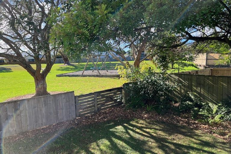 Photo of property in 16 Shearwater Street, One Tree Point, 0118
