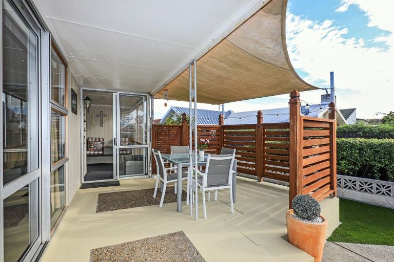 Photo of property in 17 Laurent Place, Greenmeadows, Napier, 4112