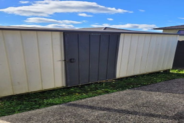 Photo of property in 3b Charlenne Close, Ranui, Auckland, 0612