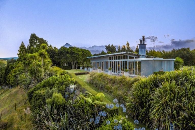 Photo of property in 155 Veale Road, Ridgewood, New Plymouth, 4371