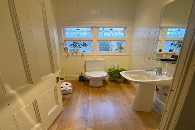 Photo of property in 8 Dodson Avenue, Milford, Auckland, 0620