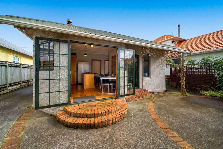 Photo of property in 31 Lyn Street, Lynmouth, New Plymouth, 4310