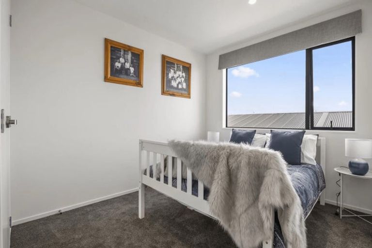 Photo of property in 11 Koiora Road, Clarks Beach, 2122