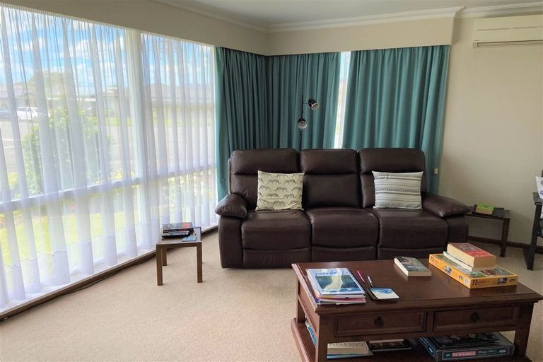 Photo of property in 24 Kent Street, Levin, 5510