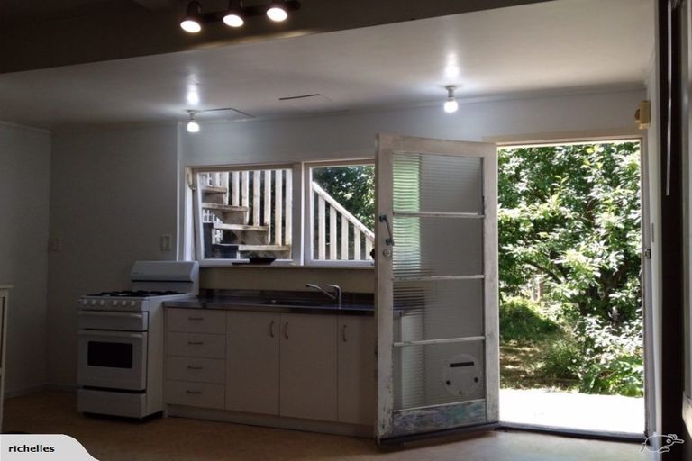 Photo of property in 18 Shoal Bay Road, Devonport, Auckland, 0624