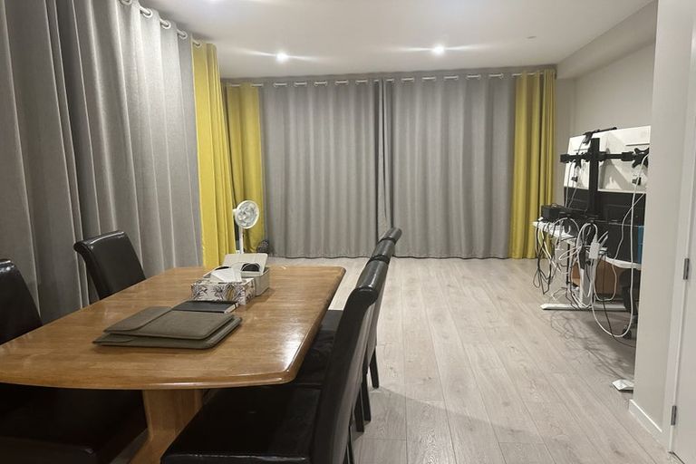 Photo of property in 19 Desalt Drive, Hobsonville, Auckland, 0616