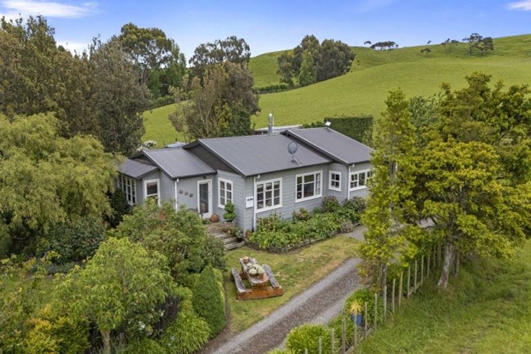 Photo of property in 80 Lethbridge Road, Feilding, 4779