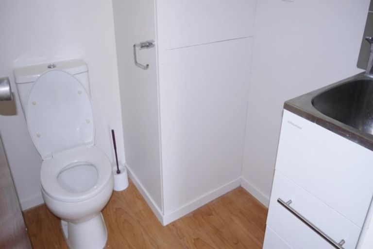 Photo of property in 1 Westmont Street, Ilam, Christchurch, 8041