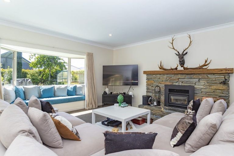 Photo of property in 4 Bradbourne Way, Lower Shotover, Queenstown, 9371