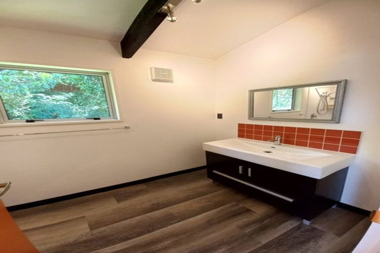 Photo of property in 35 Ticehurst Road, Lyttelton, 8082