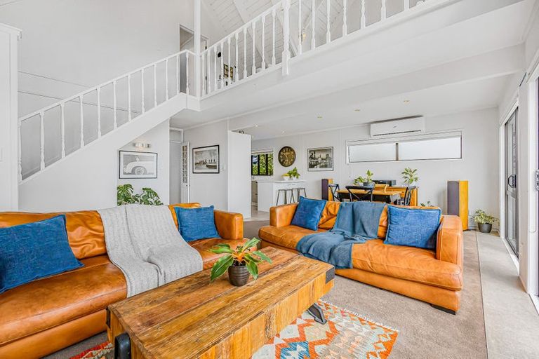 Photo of property in 36 Whangaparaoa Road, Red Beach, 0932