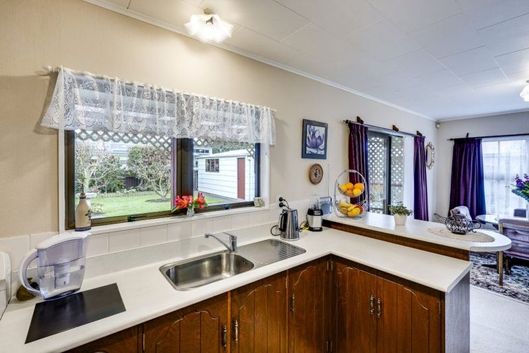 Photo of property in 58 Spriggs Crescent, Greenmeadows, Napier, 4112