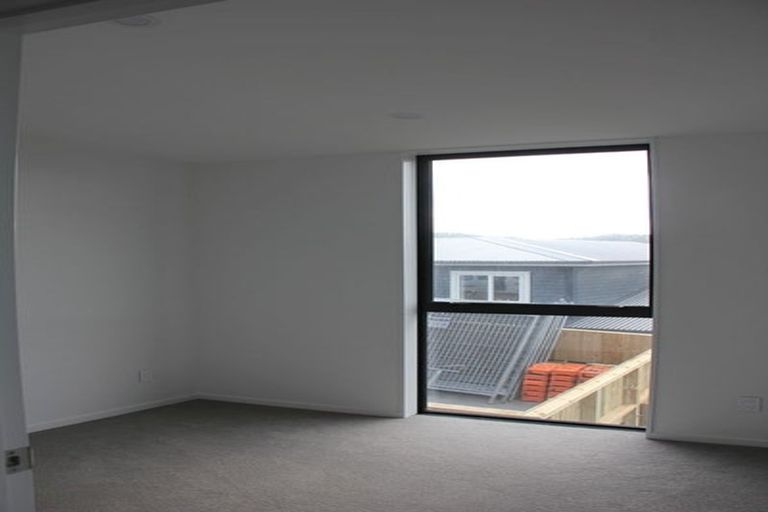 Photo of property in 15/62 Spenmoor Street, Newlands, Wellington, 6037