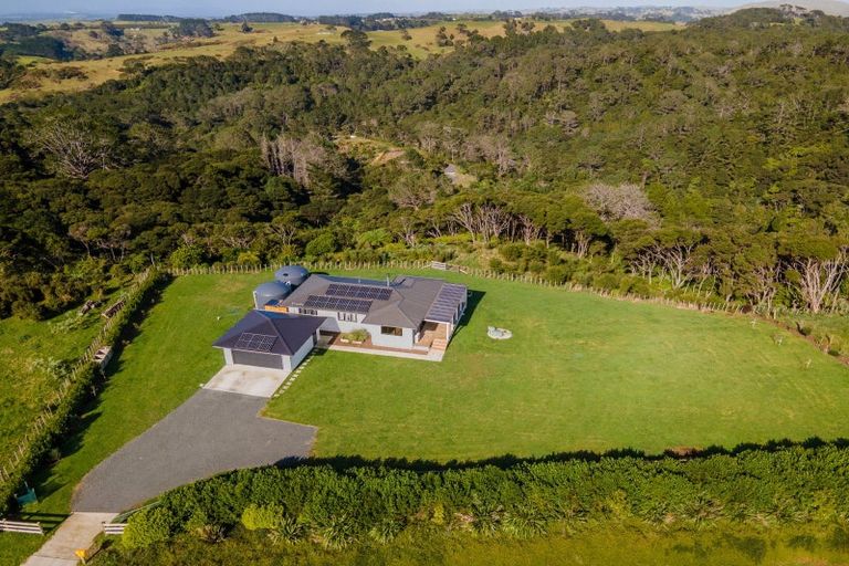 Photo of property in 197 Awhitu Central Road, Awhitu, Waiuku, 2684