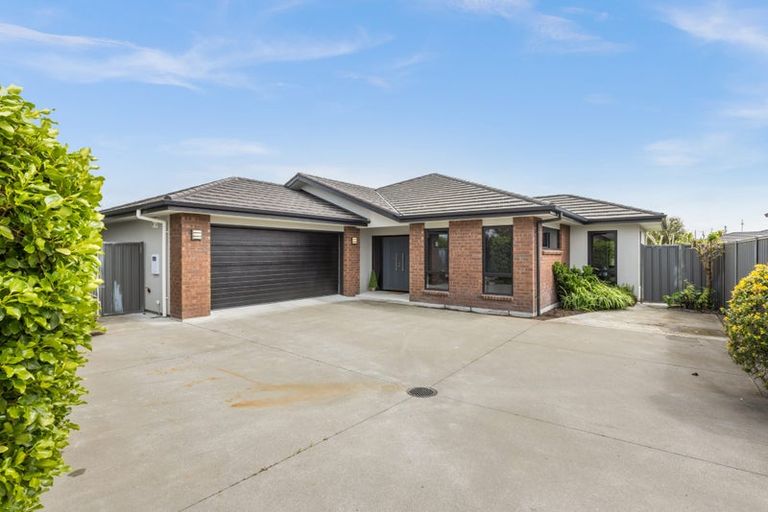 Photo of property in 19 Haast Place, Poraiti, Napier, 4112