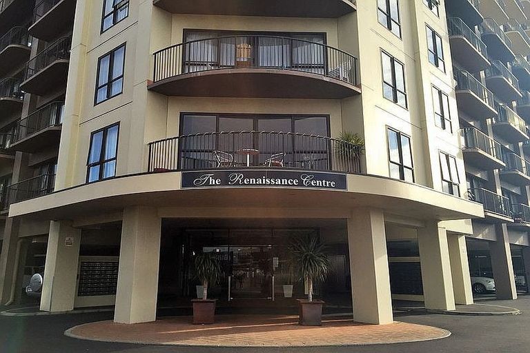 Photo of property in The Rennaissance, 2k/18 Ronwood Avenue, Manukau, Auckland, 2104