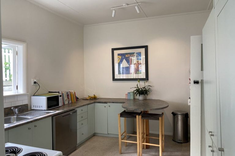 Photo of property in 2 Duppa Street, Berhampore, Wellington, 6023