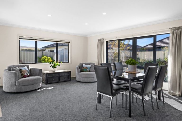 Photo of property in 21 Pinotage Drive, Greenmeadows, Napier, 4112