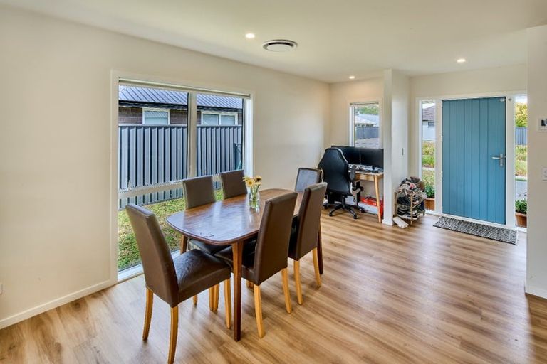 Photo of property in 28 Cynisca Crescent, Wallaceville, Upper Hutt, 5018