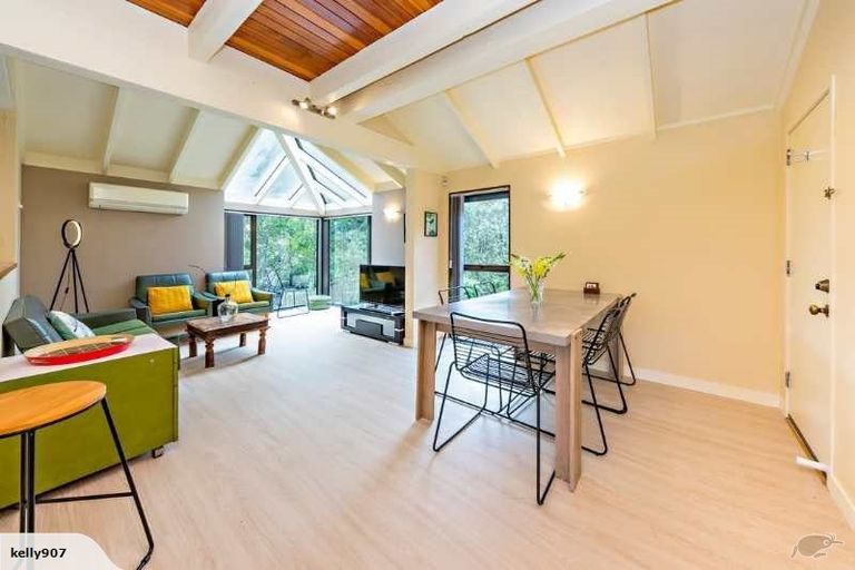 Photo of property in 60 Cheriton Road, Mellons Bay, Auckland, 2014