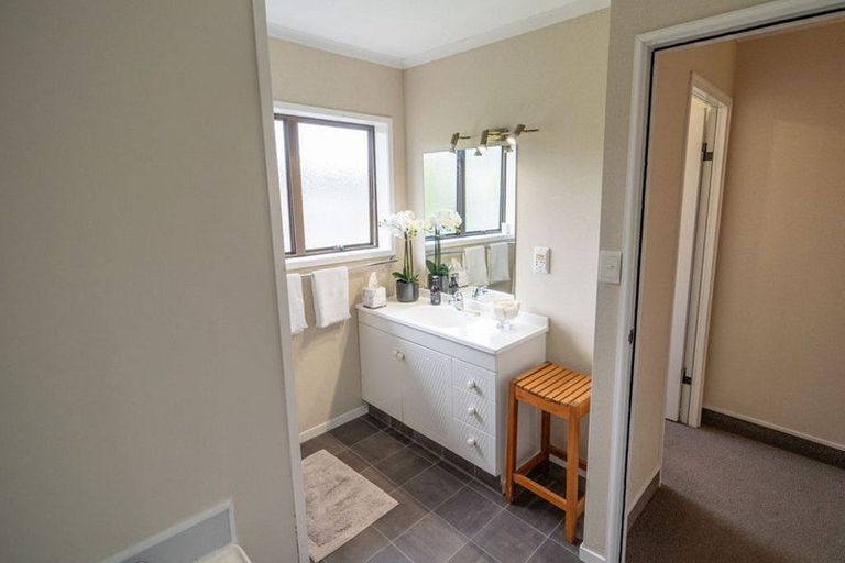 Photo of property in 27c Omokoroa Road, Omokoroa, 3114