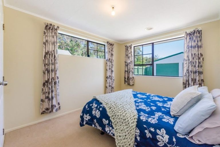 Photo of property in 34 Greenaway Road, Waikanae, 5036