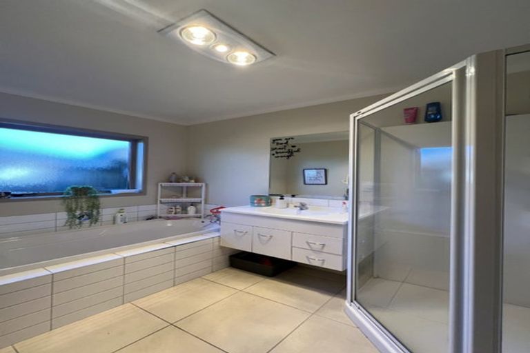 Photo of property in 129 Saint James Drive, Huntington, Hamilton, 3210