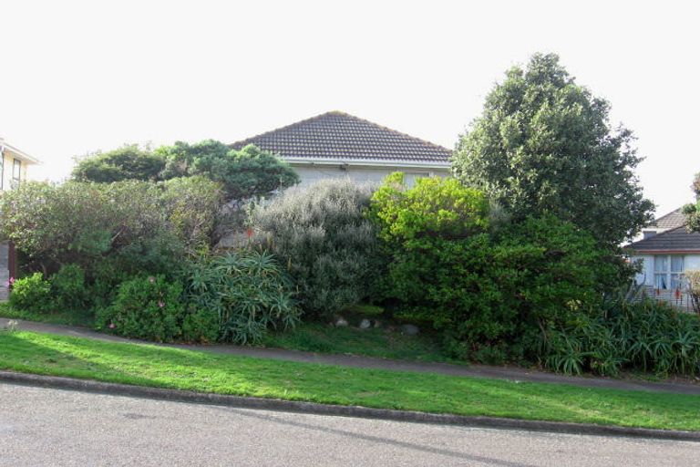 Photo of property in 64 Waiuta Street, Titahi Bay, Porirua, 5022