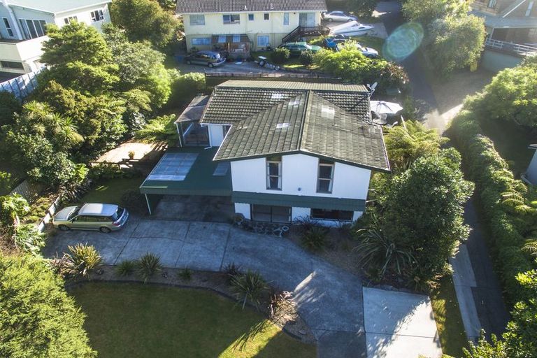 Photo of property in 13 Reynolds Place, Torbay, Auckland, 0630