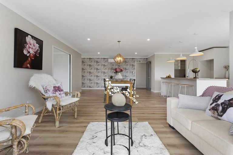 Photo of property in 15 Saint James Place, Rangiora, 7400