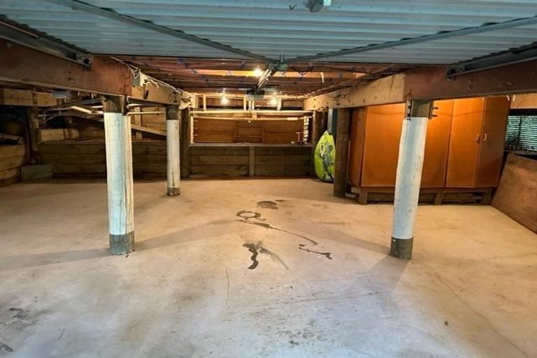 Photo of property in 1/234 Beach Road, Campbells Bay, Auckland, 0630