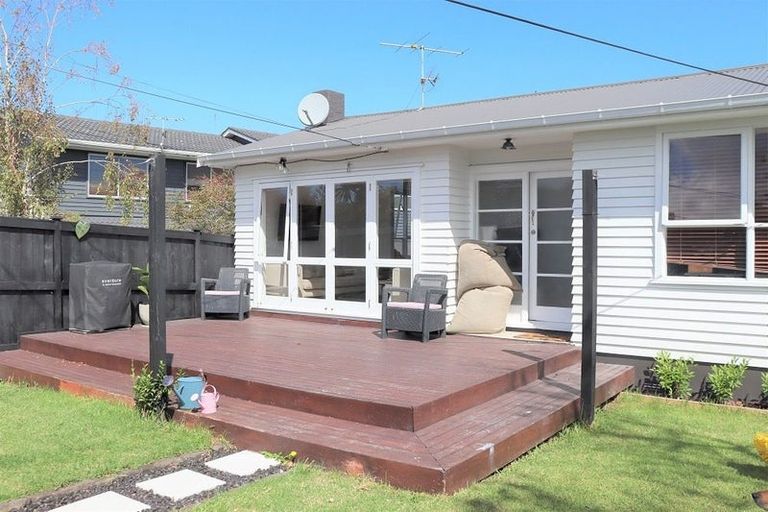 Photo of property in 45 Totara Road, Te Atatu Peninsula, Auckland, 0610