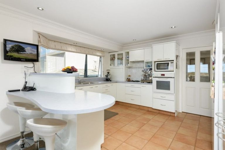 Photo of property in 994 Papamoa Beach Road, Papamoa Beach, Papamoa, 3118