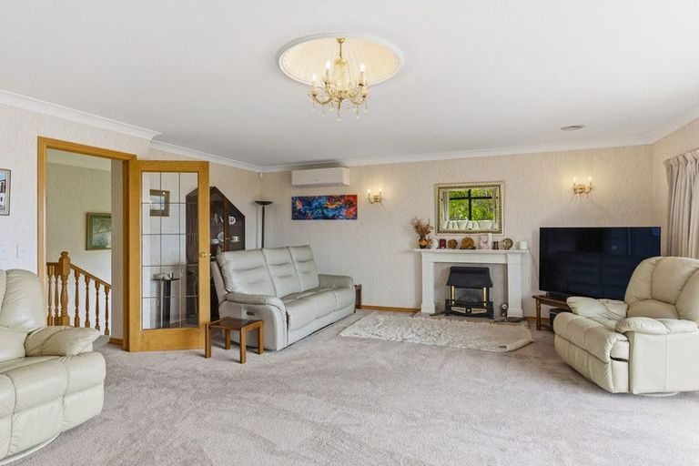 Photo of property in 51 Kotare Street, Waikanae, 5036